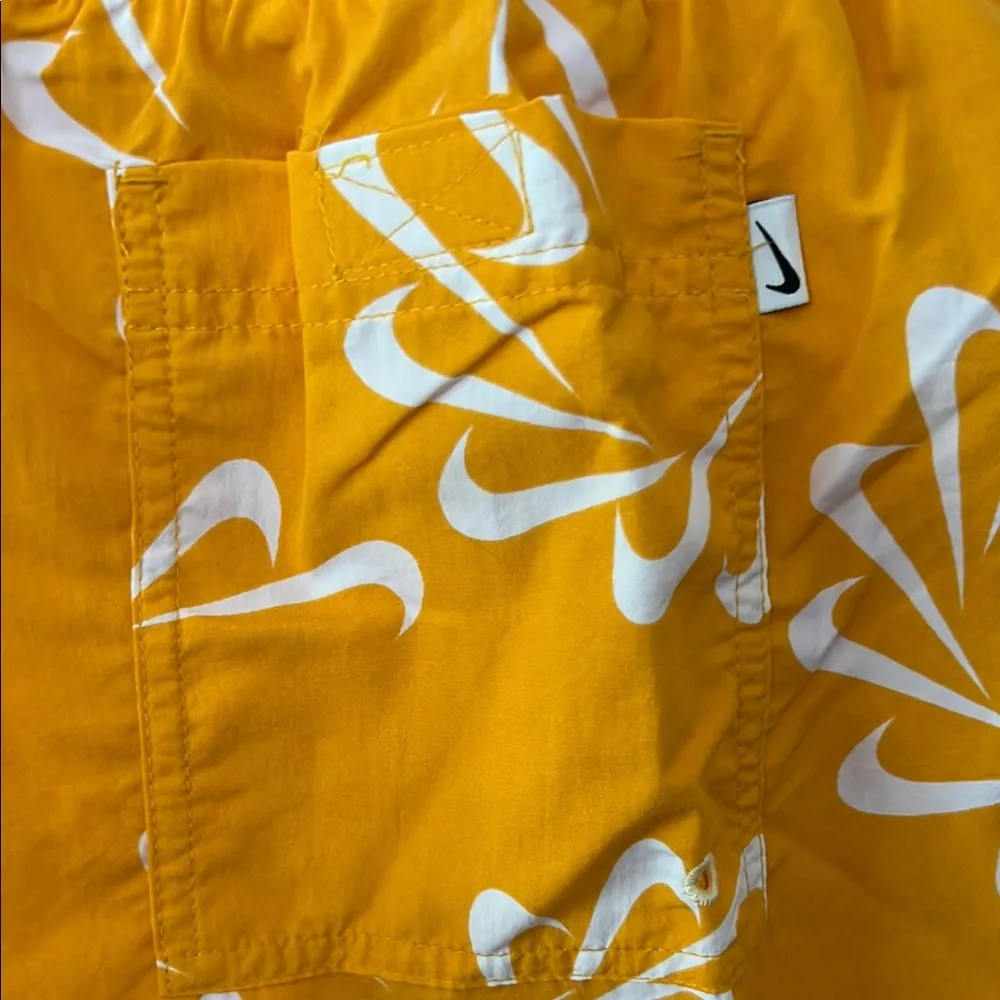 NWT XL Nike Men's 5